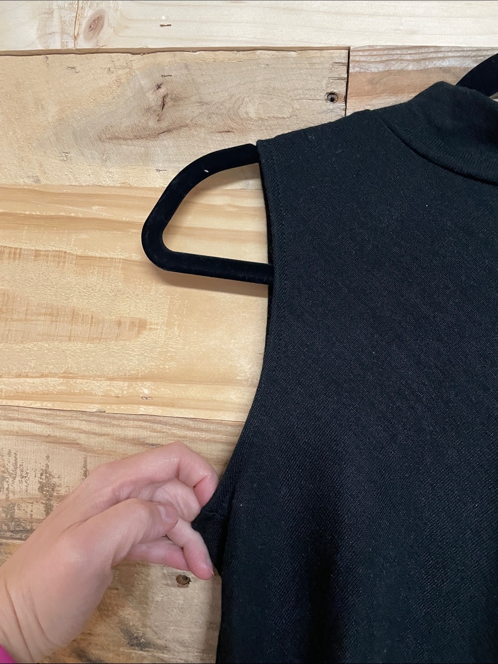 Banana Republic size XS Black Soft and Stretchy Sleeveless Turtleneck Shirt - Picture 4 of 7